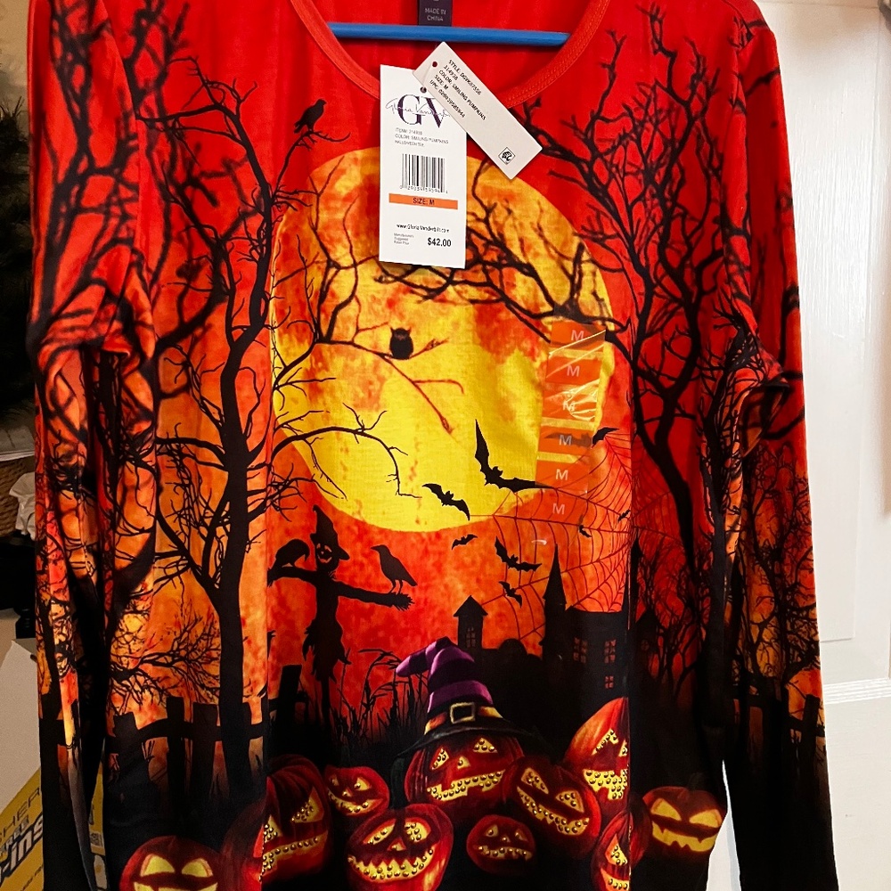 Gloria Vanderbilt ladies jack-o’-lanterntop size medium